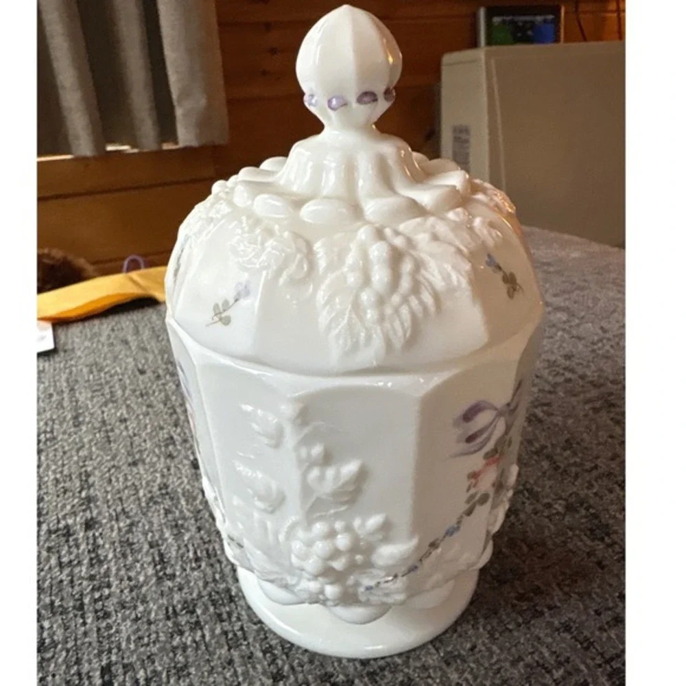 Westmoreland‎ Milk Glass Beaded Grape Hand Painted Rose Bow Lidded Jar Vintage